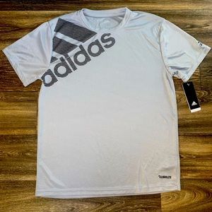 Mens Large Athletic Adidas T-shirt